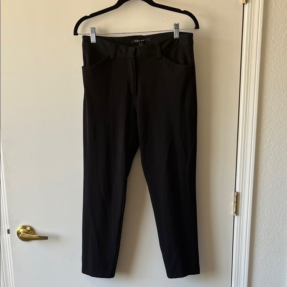 Andrew Marc Black Straight Leg Stretch Pants size 6 gently used